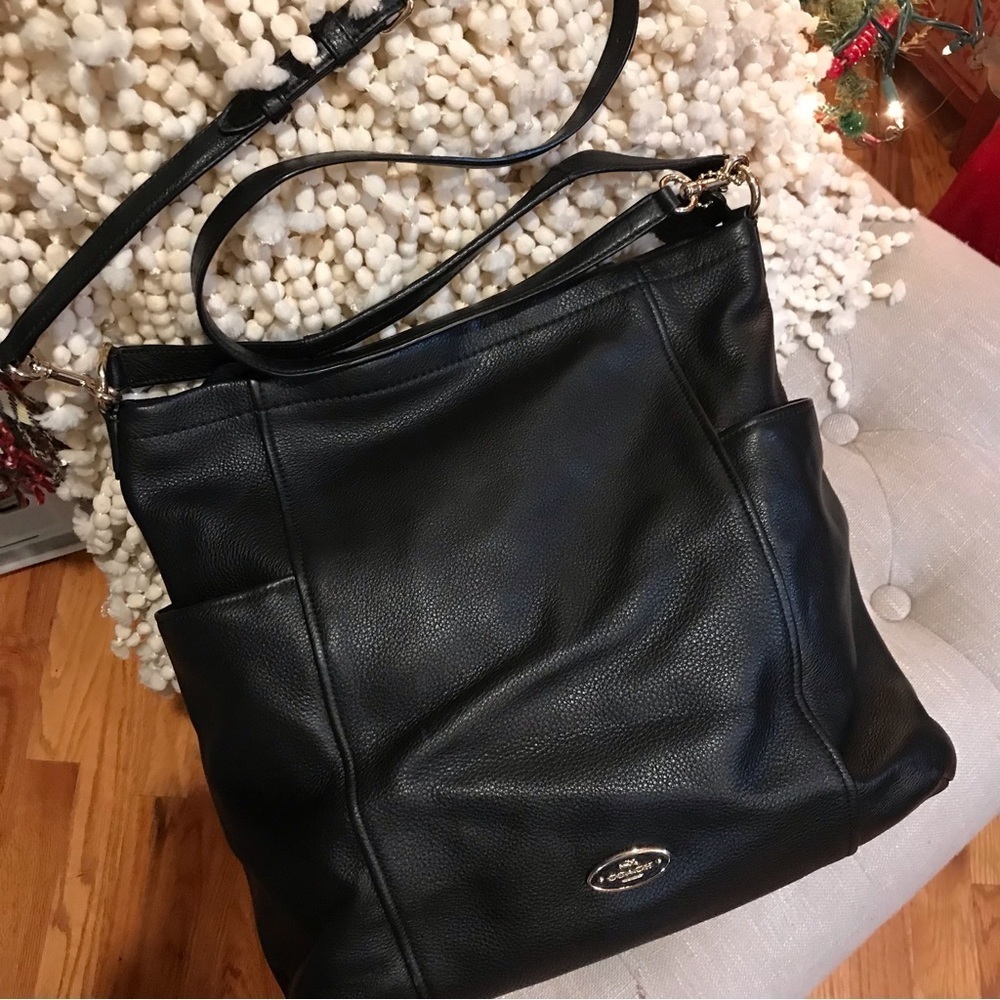 ▪️COACH Pebbled Leather Shoulder/Crossbody Bag